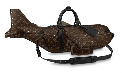 borsa lv aeroplano|Louis Vuitton: il brand lancia la nuova borsa a forma di aereo.